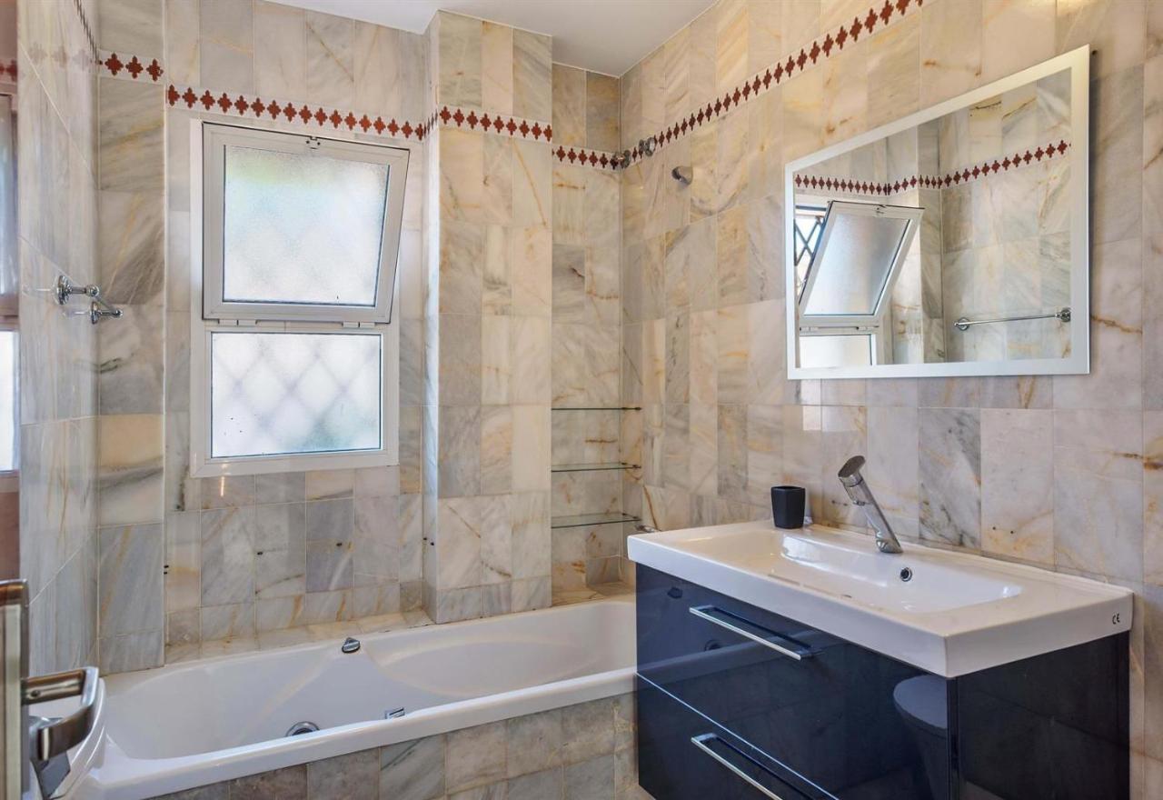 Villa Domus Vesta Marbella Esterno foto